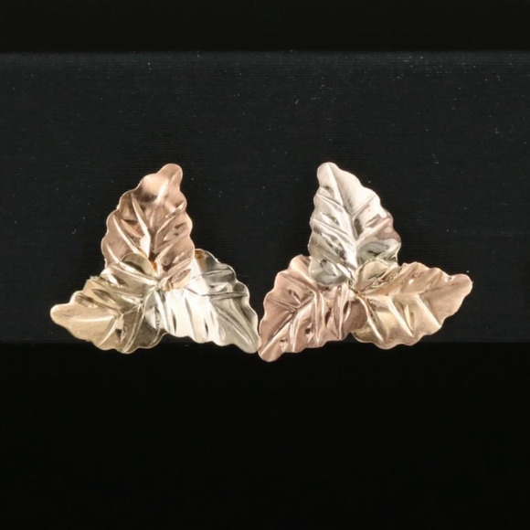 Jewelry - Vintage 14k Gold Leaf Earrings